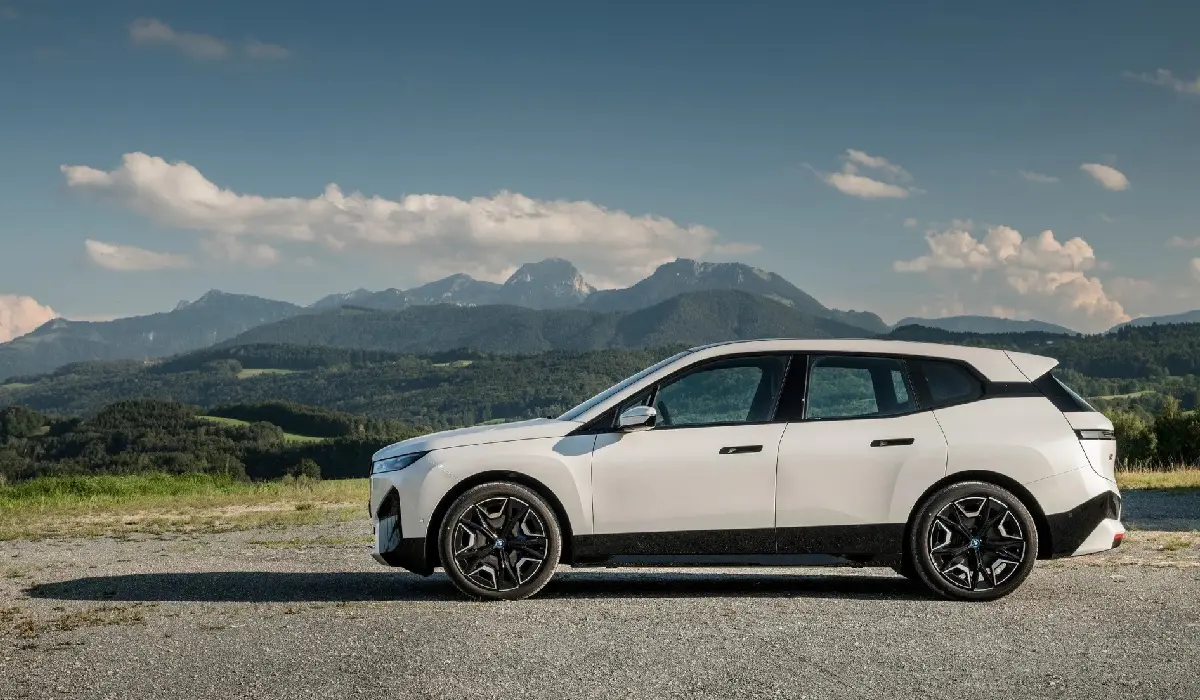 BMW - iX xDrive40 - Best Car Rentals - Best Preowned Car - Exclusive Concierge Club.webp